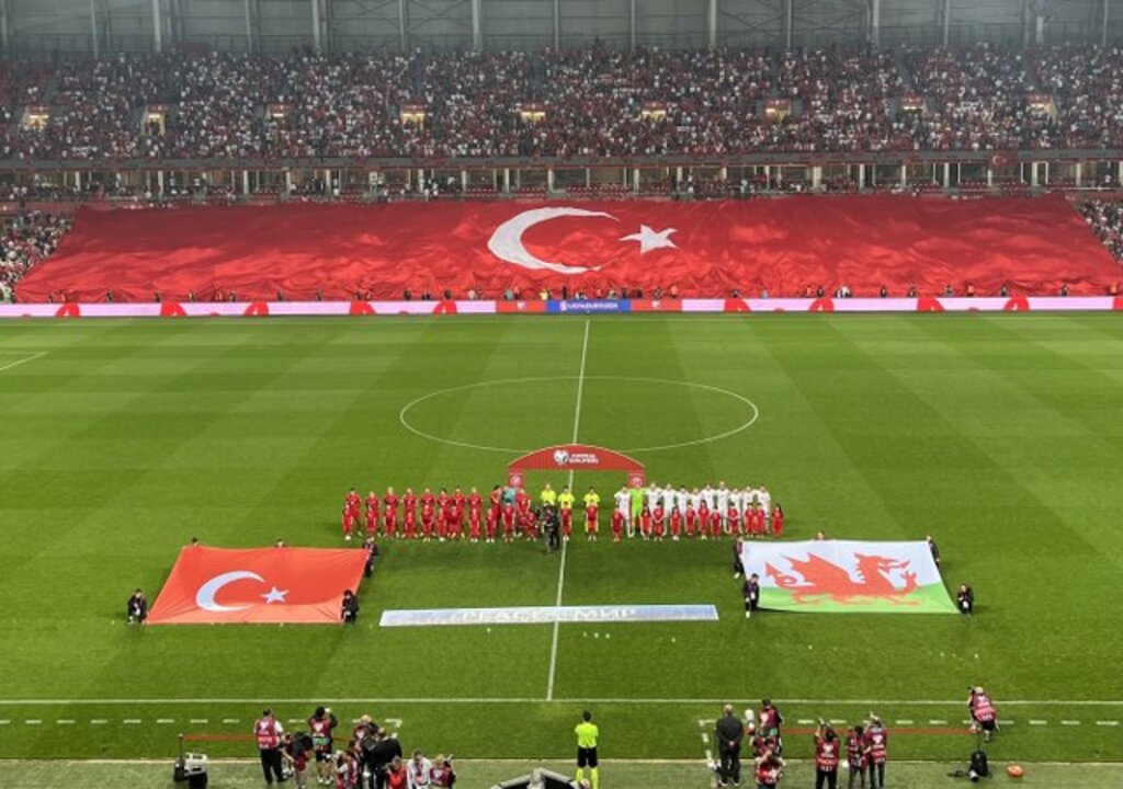 Türkiye-Galler maçından fotograflar! Samsun 19 Mayıs Stadı