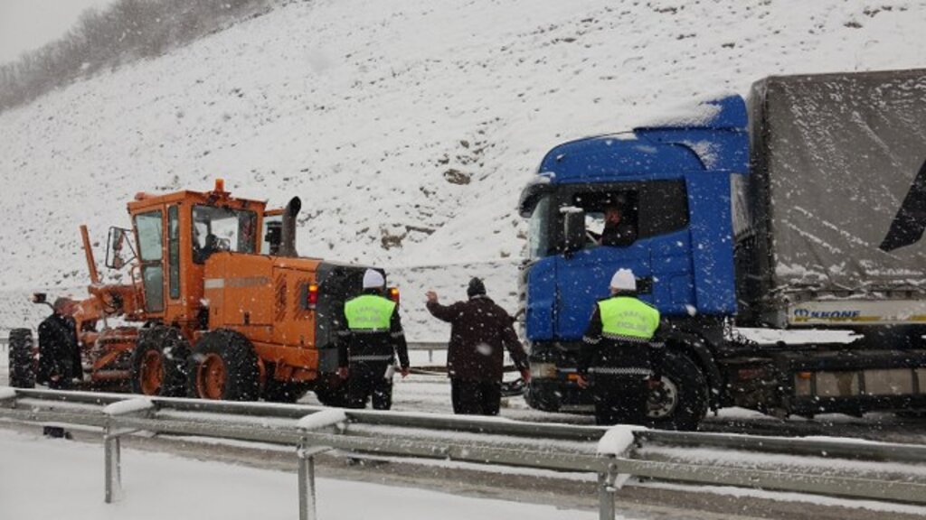 Samsun'da karın üzerine Zeytin Dalı yazıldı! Samsun'dan kar fotoğrafları