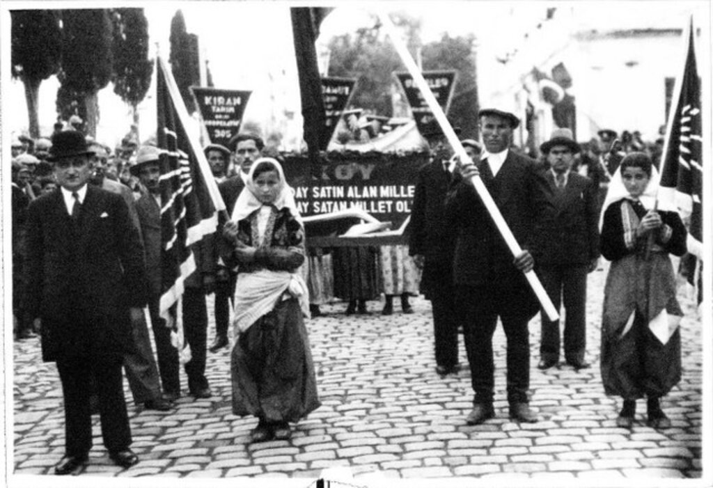 Samsun'da 80 yıl önce Cumhuriyetin 15'inci yılı kutlamaları