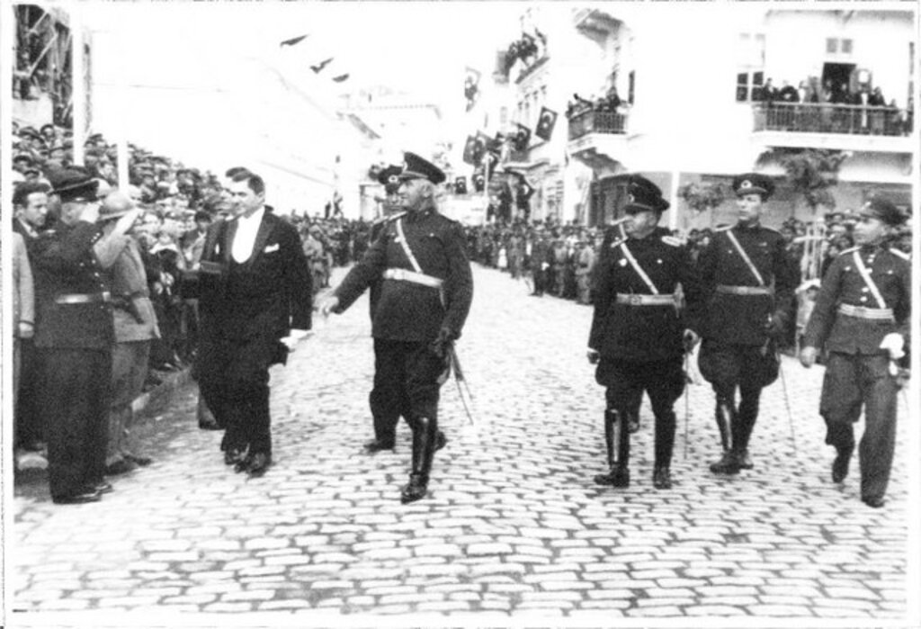 Samsun'da 80 yıl önce Cumhuriyetin 15'inci yılı kutlamaları