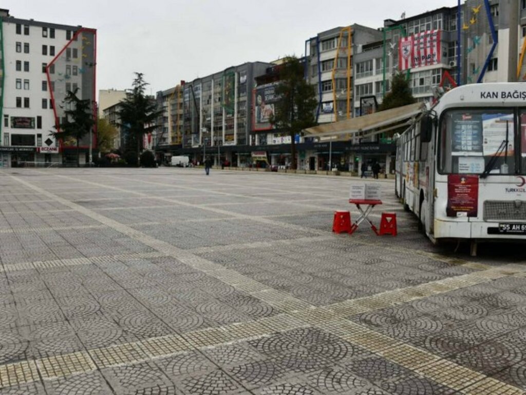 Samsun sokakları Pazar günü Korona Virüs nedeniyle boş kaldı