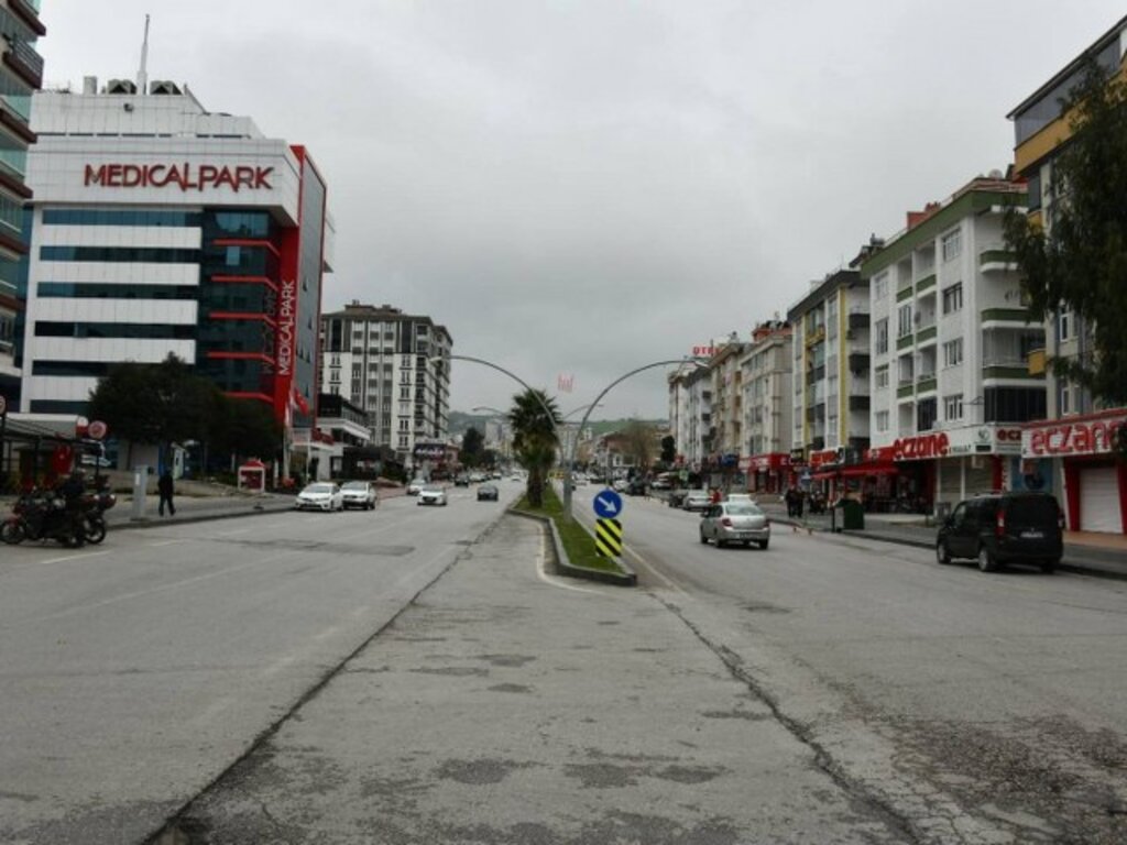 Samsun sokakları Pazar günü Korona Virüs nedeniyle boş kaldı