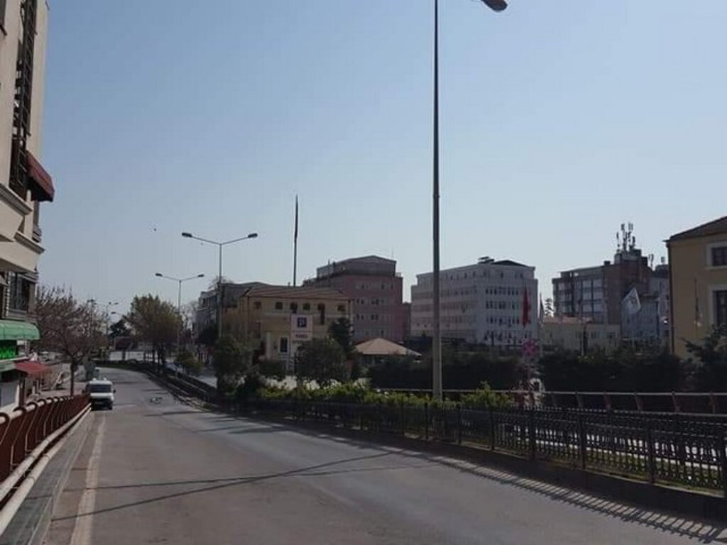 Samsun'da sokağa çıkma yasağı sonrası her yer ıssız kaldı
