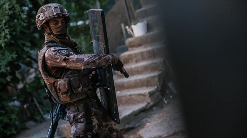 DAEŞ operasyonlarında 233 gözaltı!