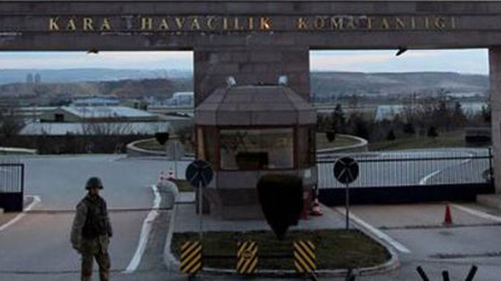 Kara Havacılık Komutanlığında FETÖ operasyonu: 18 asker gözaltına alındı