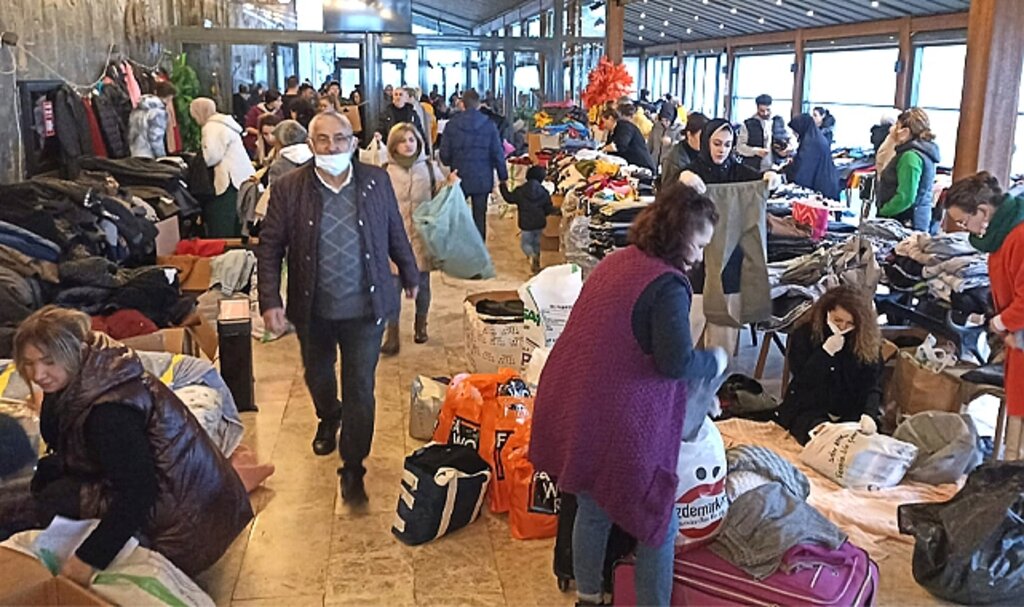 Samsun'da iş kadınları depremzedelere yardım için seferber oldu