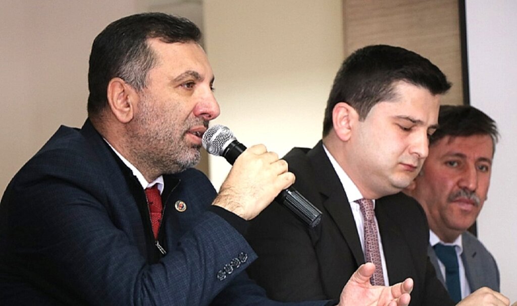 Samsun'da Kavak Belediye Başkanı Sarıcaoğlu muhtarlarla toplantı yaptı