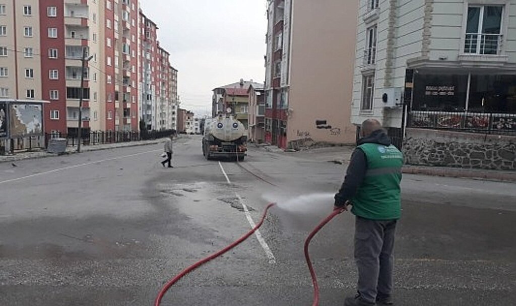 Samsun Canik Belediyesi temizlik çalışmalarına hız kesmeden devam ediyor