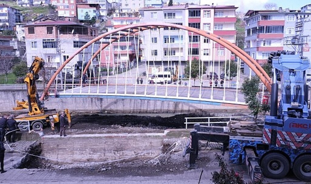 Samsun Tekkeköy'de bulunan Kirazlık Köprüsü yeni yerine taşındı