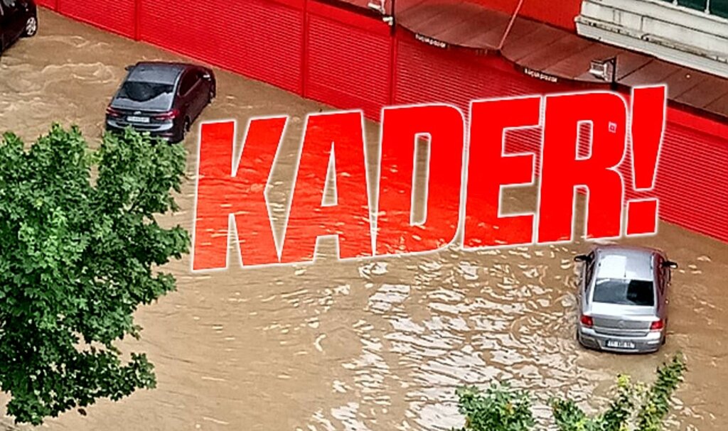 Samsun'da yine yağmur yine aynı manzara! Yol ve caddelerde taşkın oldu