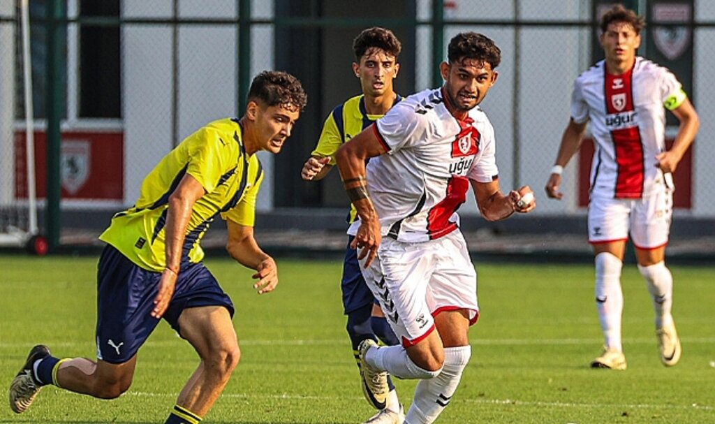 Samsunspor U19, Fenerbahçe U19 takımını 3-1 yendi