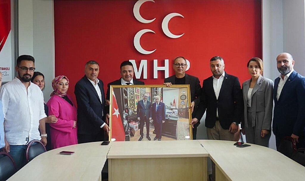 Samsun'da MHP Kavak İlçe Başkanı Karaosmanoğlu'na hayırlı olsun ziyareti