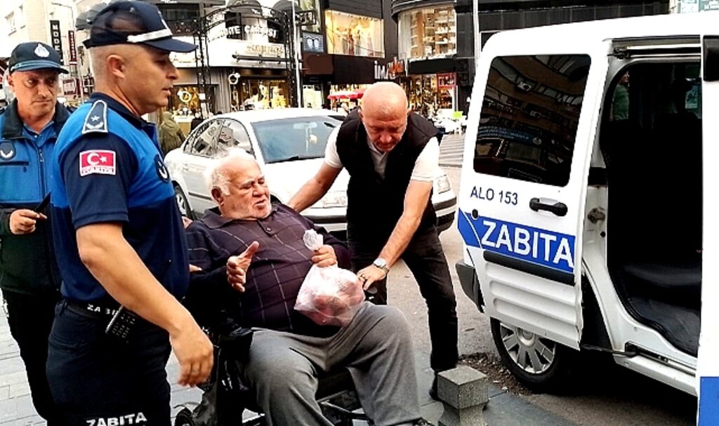 Samsun'da engelli aracının şarjı biten emekli öğretmeni zabıta evine bıraktı
