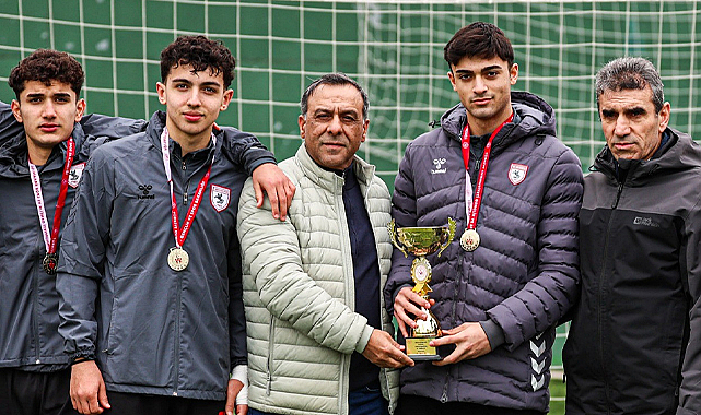 Samsun Özel Canik Uğur Okulları Anadolu Lisesi şampiyon oldu