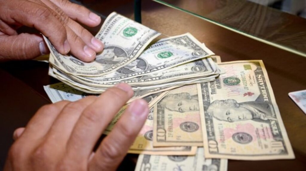 Dolar bu haftaya yükselişle başladı