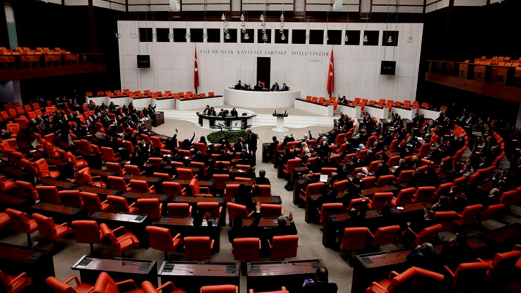 TBMM oyladı vakıf üniversitesi kuruluyor