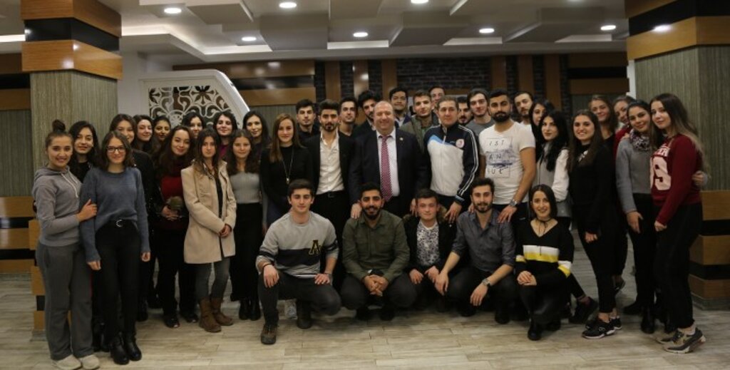 Bizim Artvin Derneği Başkanı Ertürk, OMÜ'lü öğrencilerle bir araya geldi