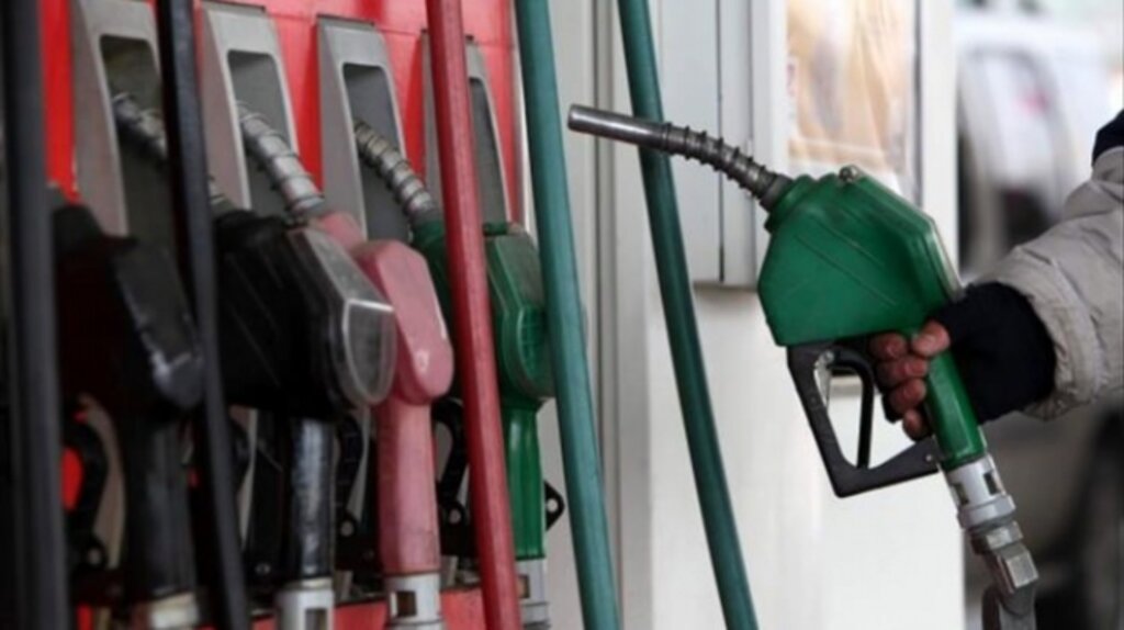 Benzine 6, motorine ise 7 kuruş zam yapıldı