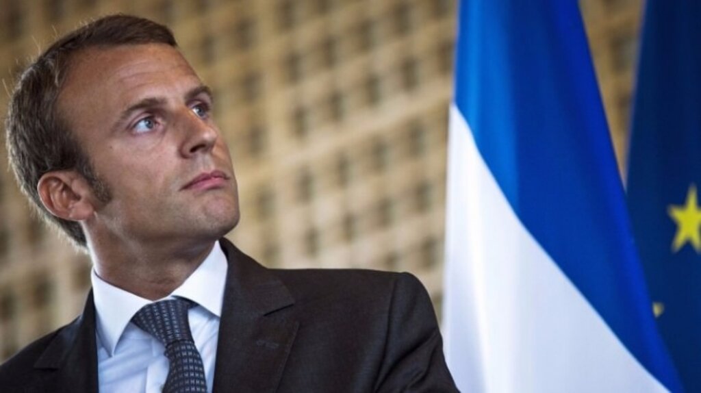 Fransa Cumhurbaşkanı Macron hükümeti onayladı