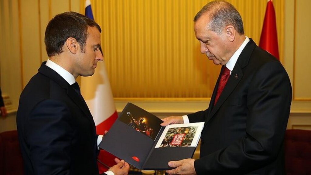 Erdoğan Macron'la bir araya geldi