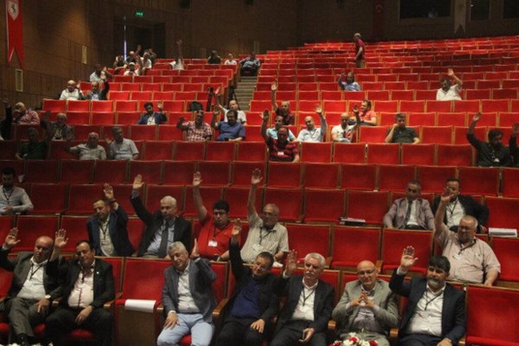 Samsunspor genel kurulunda Erkurt Tutu güven tazeledi